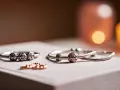 Jak wyczyścić bransoletkę Pandora i przywrócić jej blask bez ryzyka