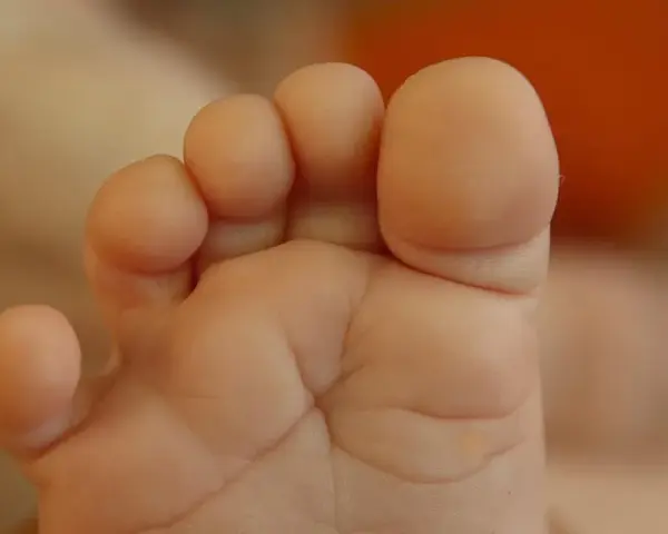 Małe paluszki dziecka. Czy 19 cm to rozmiar buta dla malucha?