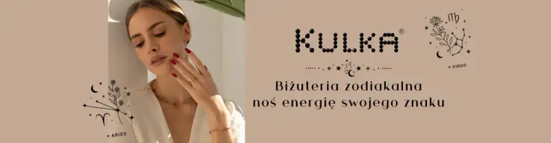 Kobieta w biżuterii zodiakalnej. Kolekcja "Noc Kairu" podkreśla właściwości Twojego znaku zodiaku.